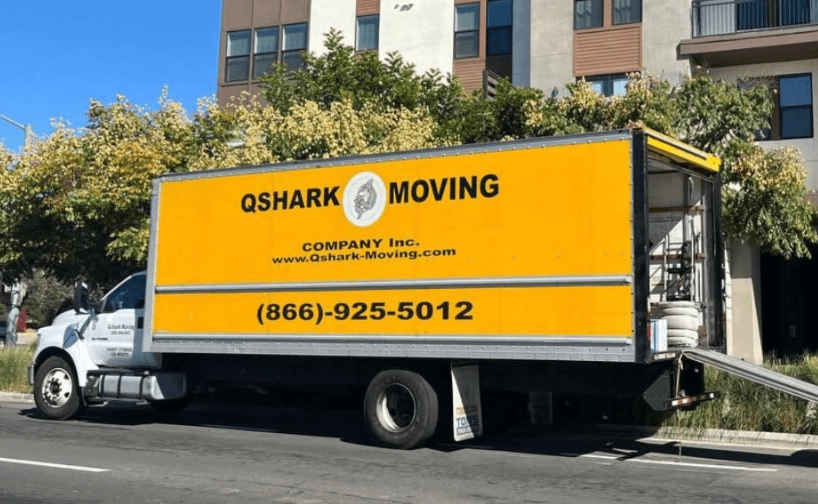 QShark Moving moving truck