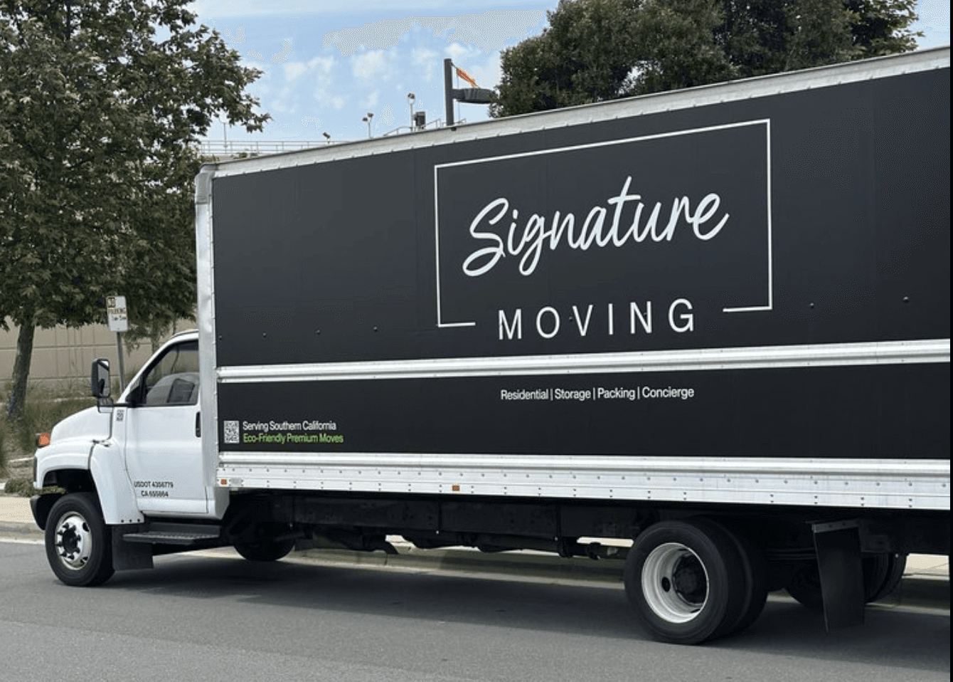 Signature Moving moving truck