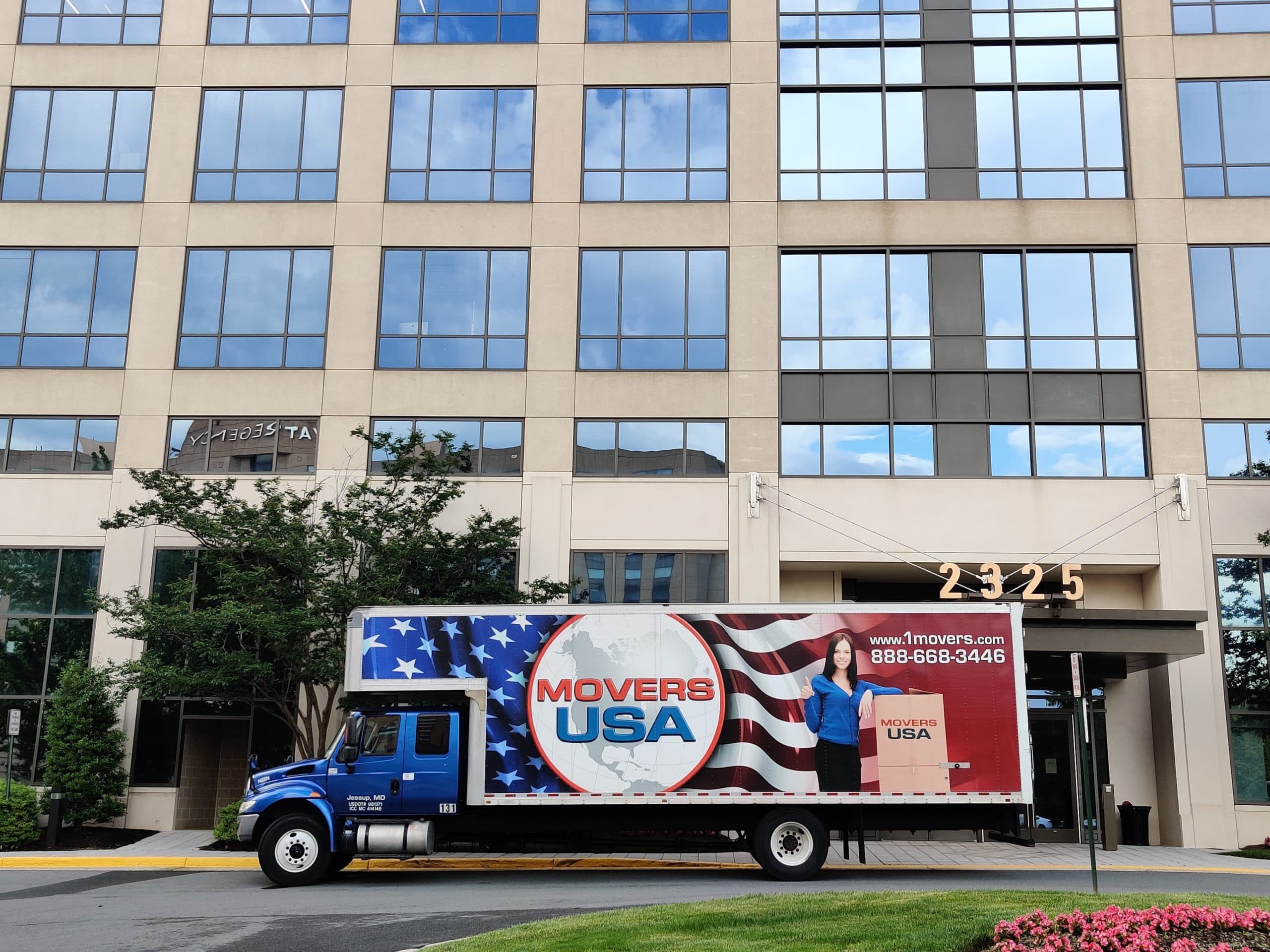 Commercial moving truck