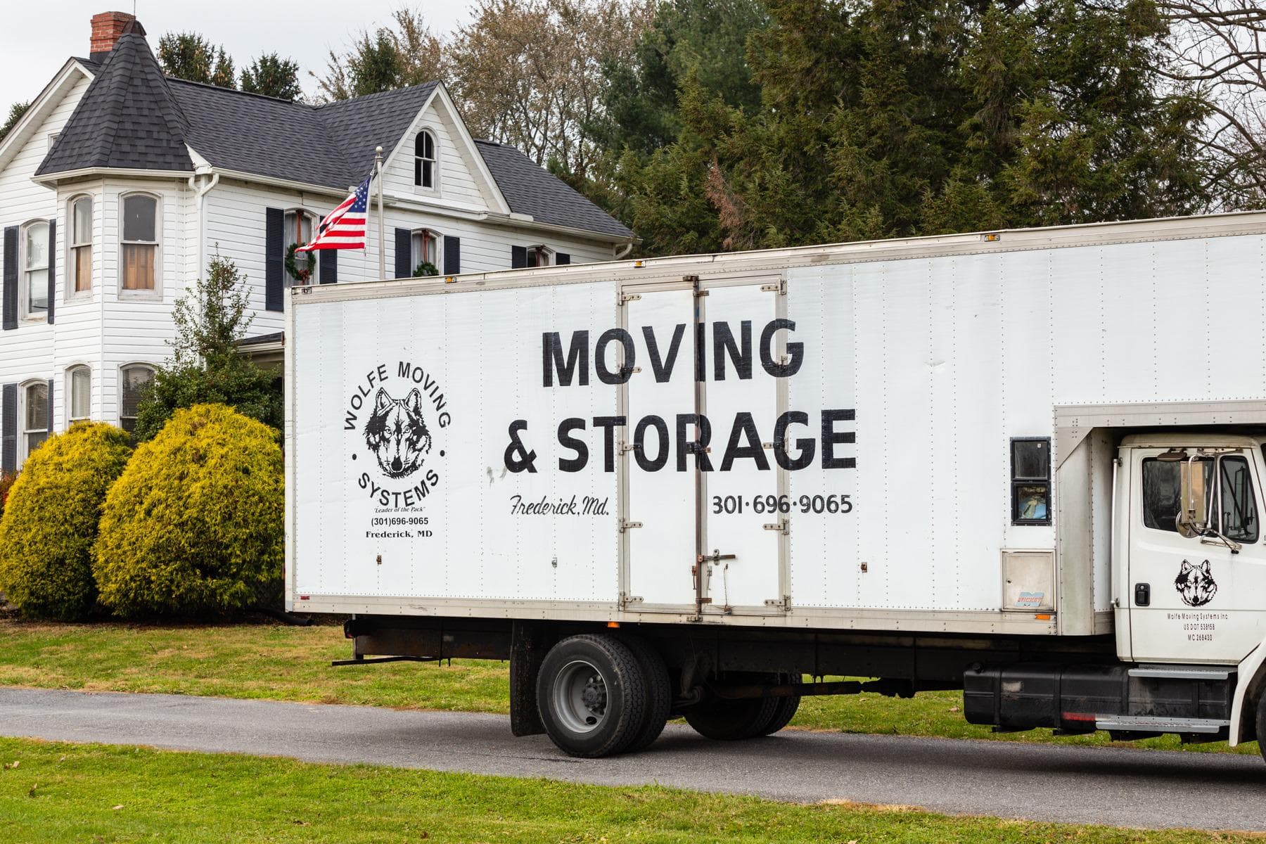 Wolfe Moving Systems, Inc. moving truck